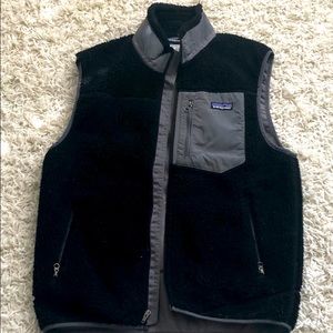 Patagonia Men’s Black and Gray Fleece Vest